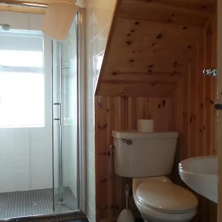 Inishmore House 3*