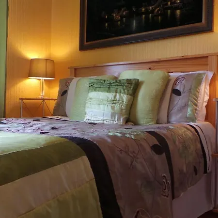 Inishmore House 3*